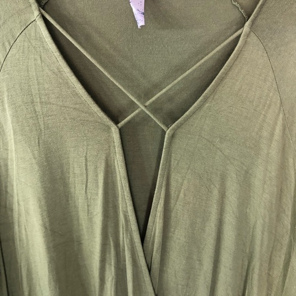 Francescas Green Cross Front Top - Picture 3 of 6